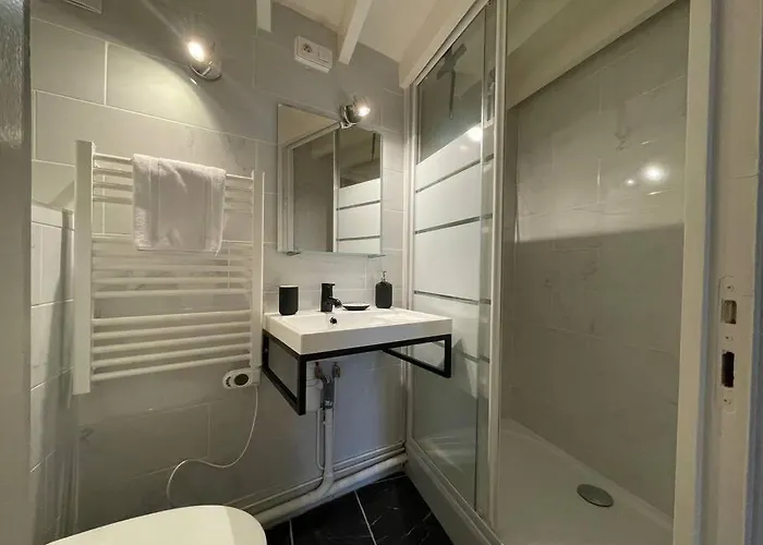 Gare - Sur Le Toit Du Donjon Apartment *