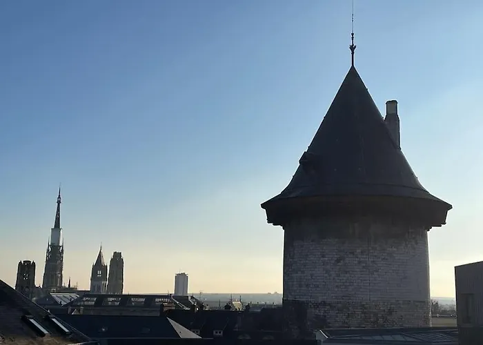 Gare - Sur Le Toit Du Donjon Apartment